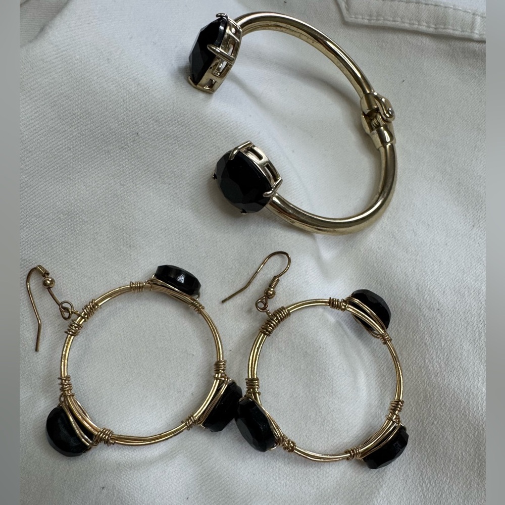 Gold and Black Fashion Jewelry Set